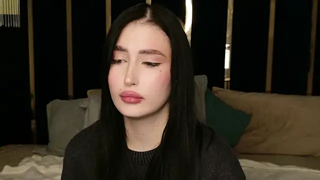 Snapshot of EmmaLawrens chatting on 09.28.25 EmmaLawrens online show from 09.28.25