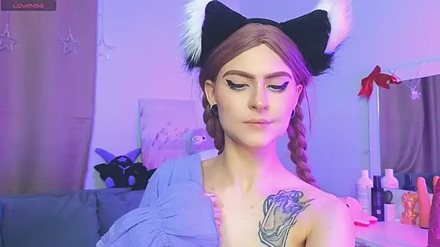 Emily  Mooree online show from 01.20.25