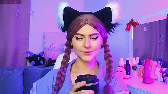 Emily  Mooree online show from 01.23.25