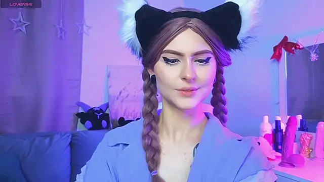 Emily  Mooree online show from 01.23.25