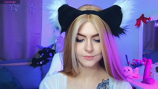 Emily  Mooree online show from 02.02.25