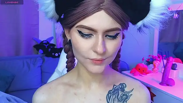 Emily  Mooree online show from 02.03.25