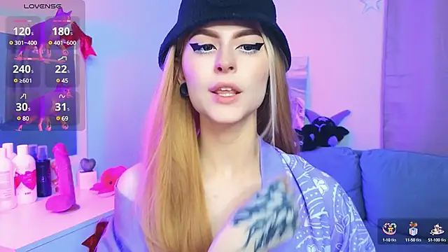 Emily  Mooree online show from 02.06.25