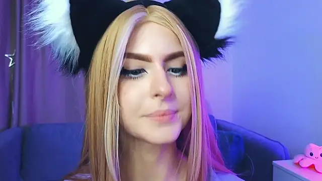 Emily  Mooree online show from 02.10.25