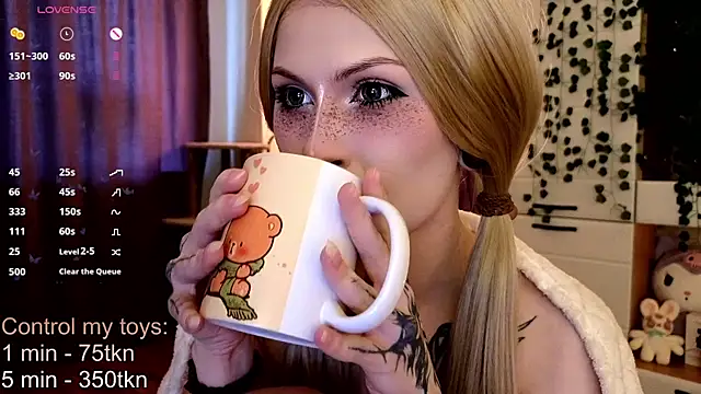 Emily  Mooree online show from 10.01.25