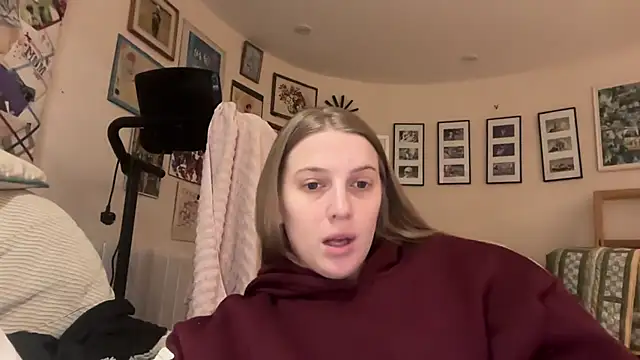 Snapshot of Ella-82 chatting on 02.13.25 Ella-82 online show from 02.13.25