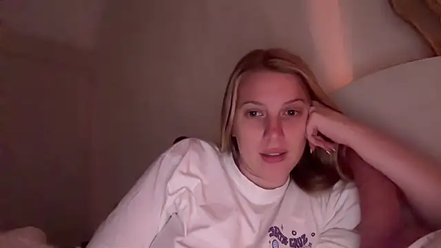 Snapshot of Ella-82 chatting on 07.21.26 Ella-82 online show from 07.21.26