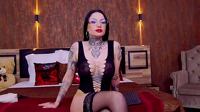 Snapshot of NataliaCristal chatting on 02.05.25 NataliaCristal online show from 02.05.25