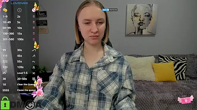 Snapshot of BeautyBlondy chatting on 04.23.26 BeautyBlondy online show from 04.23.26