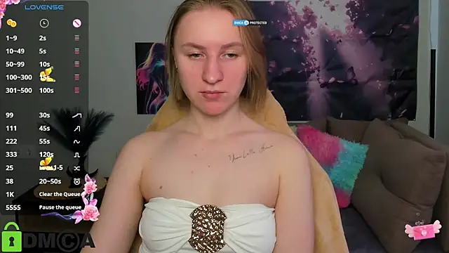 Snapshot of BeautyBlondy chatting on 05.08.26 BeautyBlondy online show from 05.08.26