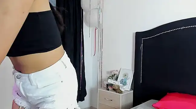 Snapshot of Cleo_Hott chatting on 03.22.25 Cleo Hott online show from 03.22.25