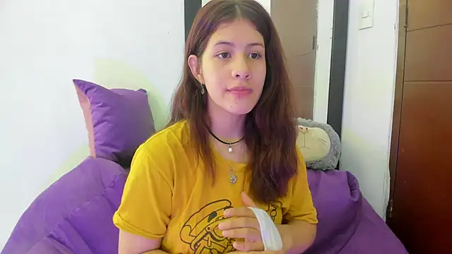 Snapshot of MiaQueen021 chatting on 09.09.25 MiaQueen021 online show from 09.09.25