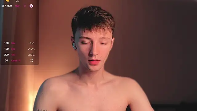 Snapshot of Calvin_Polanski chatting on 09.23.25 Calvin Polanski online show from 09.23.25