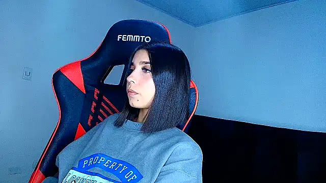 Rousse violett online show from 04.17.26