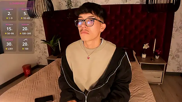 Snapshot of tim__fox chatting on 11.17.25 tim fox online show from 11.17.25