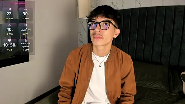 Snapshot of tim__fox chatting on 11.19.25 tim fox online show from 11.19.25