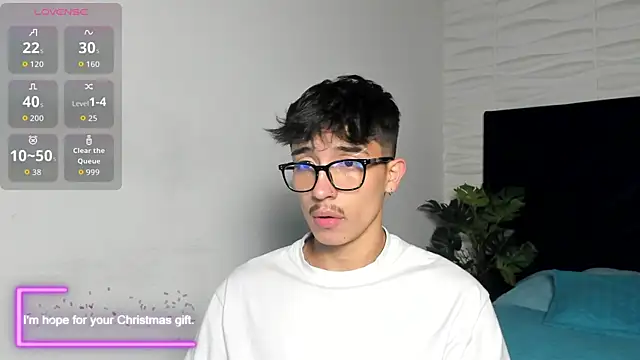 Snapshot of tim__fox chatting on 12.22.25 tim fox online show from 12.22.25