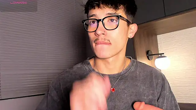 Snapshot of tim__fox chatting on 01.11.26 tim fox online show from 01.11.26