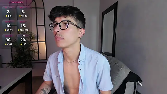 Snapshot of tim__fox chatting on 03.04.26 tim fox online show from 03.04.26