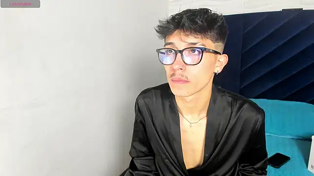 Snapshot of tim__fox chatting on 04.10.26 tim fox online show from 04.10.26