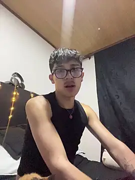 Snapshot of tim__fox chatting on 05.19.26 tim fox online show from 05.19.26