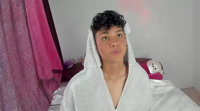 Snapshot of dani_angels__ chatting on 01.12.25 dani angels   online show from 01.12.25