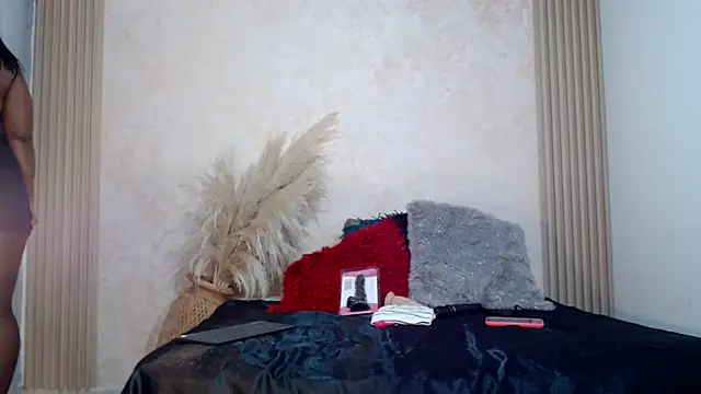 RAICHELLCOOPER1 online show from 11.16.25