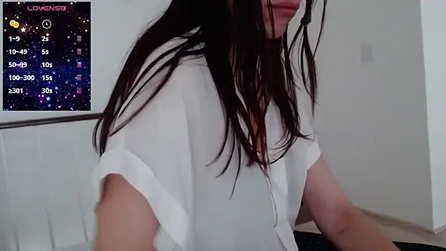 Snapshot of nambidash- chatting on 09.30.25 nambidash- online show from 09.30.25