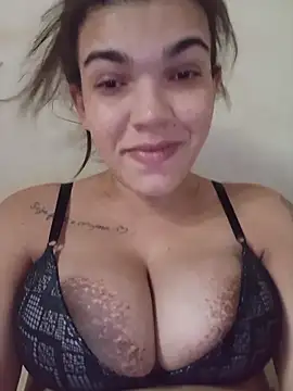 Snapshot of oliveira_k chatting on 10.23.25 oliveira k online show from 10.23.25