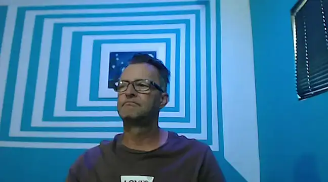 Snapshot of itsmeyes69 chatting on 01.24.25 itsmeyes69 online show from 01.24.25