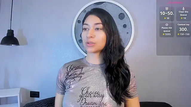 Snapshot of Sara_conde chatting on 11.26.25 Sara conde online show from 11.26.25