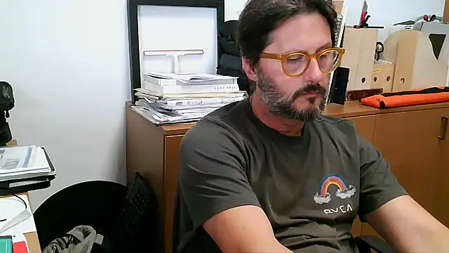 Snapshot of Cellino4 chatting on 06.30.26 Cellino4 online show from 06.30.26
