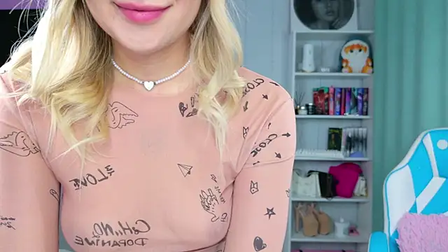 Mercedes Robinson online show from 12.03.25