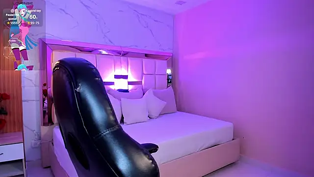 zoes milee online show from 11.13.25