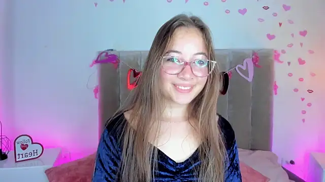 Dahlia Rousse online show from 03.22.25