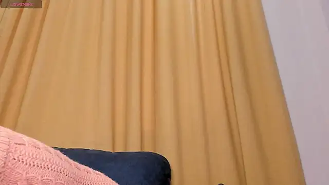 Snapshot of mirann chatting on 02.15.25 mirann online show from 02.15.25