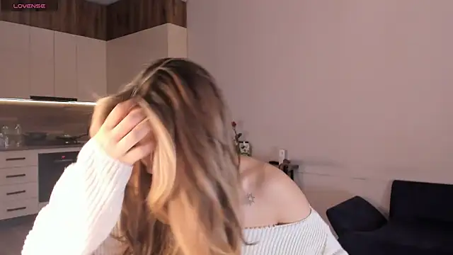 Snapshot of mirann chatting on 03.09.25 mirann online show from 03.09.25