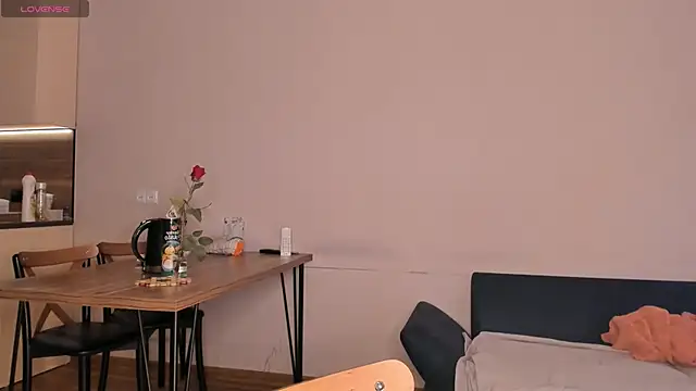 Snapshot of mirann chatting on 03.14.25 mirann online show from 03.14.25