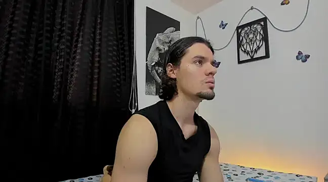 Snapshot of maxi_styles chatting on 03.11.25 maxi styles online show from 03.11.25