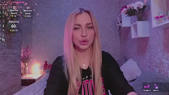 Mika Rayy online show from 10.04.25