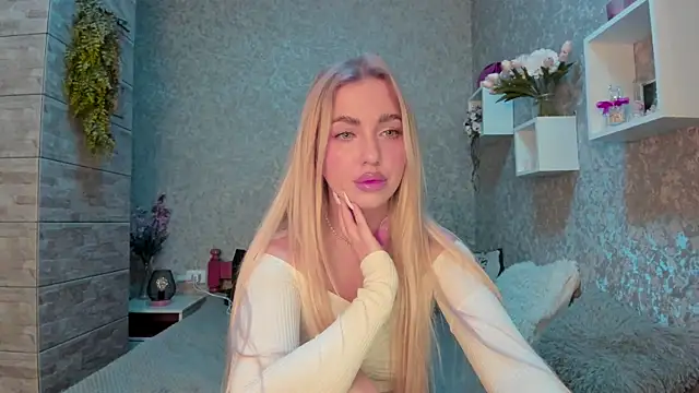 Mika Rayy online show from 10.25.25