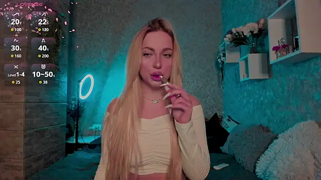 Mika Rayy online show from 10.31.25