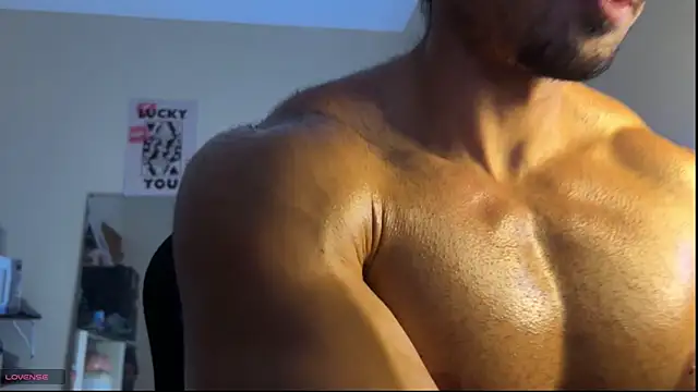 Snapshot of Lucasfit24 chatting on 05.18.26 Lucasfit24 online show from 05.18.26