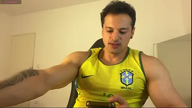 Snapshot of Lucasfit24 chatting on 06.11.26 Lucasfit24 online show from 06.11.26