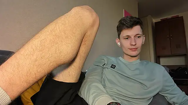 Snapshot of Kevin_Hornyyy chatting on 06.19.26 Kevin Hornyyy online show from 06.19.26