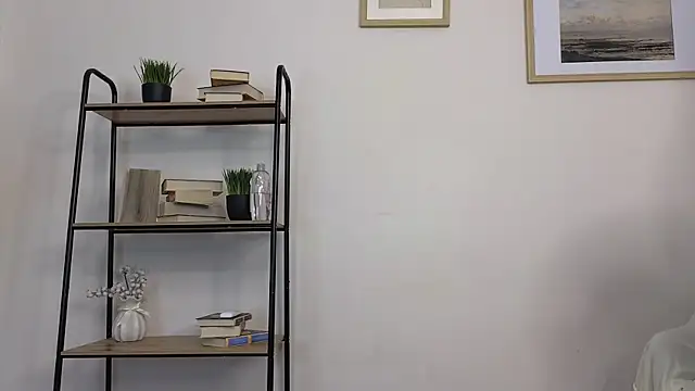 Bonnie White online show from 02.17.25