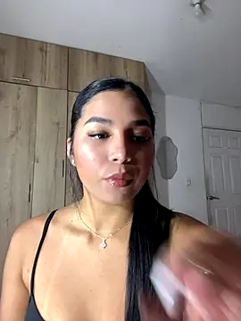 Snapshot of CharlotteGraay chatting on 10.14.25 CharlotteGraay online show from 10.14.25