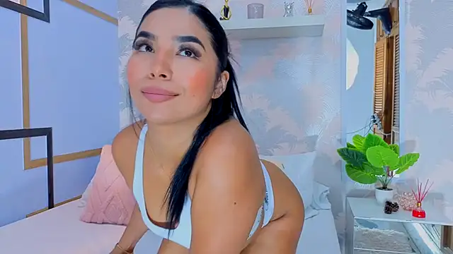 Snapshot of CharlotteGraay chatting on 01.13.26 CharlotteGraay online show from 01.13.26