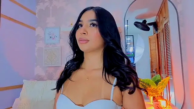 Snapshot of CharlotteGraay chatting on 02.20.26 CharlotteGraay online show from 02.20.26