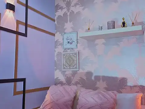 Snapshot of CharlotteGraay chatting on 02.24.26 CharlotteGraay online show from 02.24.26